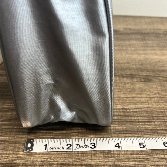 Kipling Silver Crossbody Bag with Iconic Charm “Micah” 🦍 - Picture 13 of 14